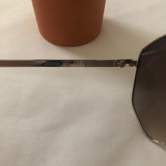 Semi mirrored sunglasses 🕶 - Picture 4 of 4